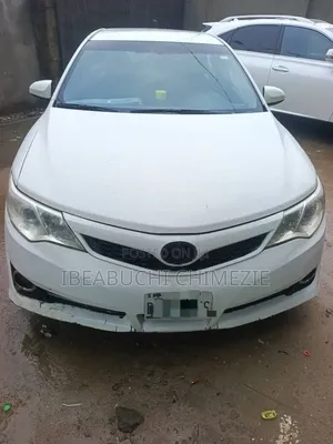 Toyota Camry 2012 - White