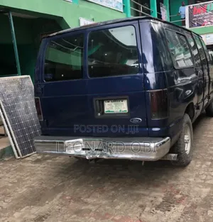 Ford Econoline 2001 Blue