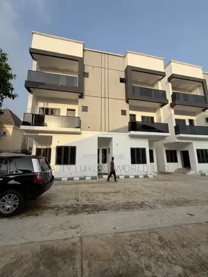 4bdrm Townhouse/Terrace in Kabo for sale
