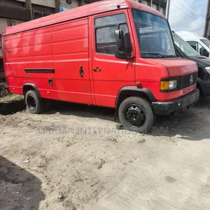 Mercedes-Benz 814D 1998 Orange