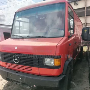 Mercedes-Benz 814D 1998 Orange