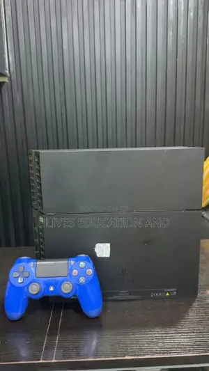 Sony PS4 Fat + 2 Pads | Clean & Working