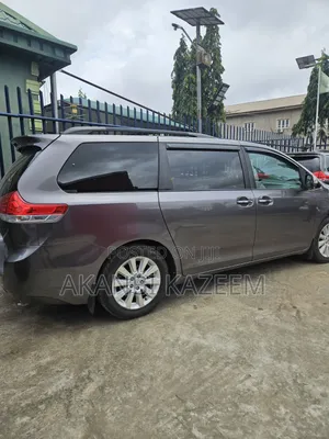 Toyota Sienna 2013 Gray