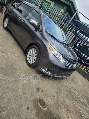 Toyota Sienna 2013 Gray