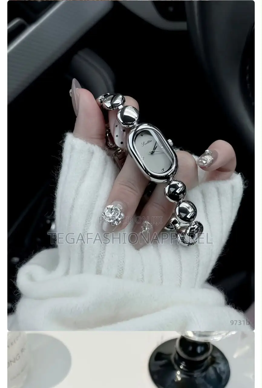Scottie Feminine Tiny Strap Chain Watch