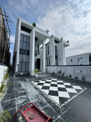 5bdrm House in Ikota for sale