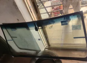 Toyota Tacoma 2014 Windsreen Glass