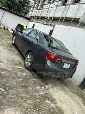 Toyota Camry Hybrid LE 2012 Gray