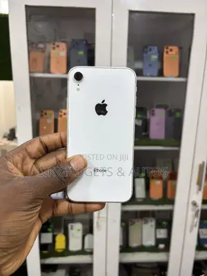 Apple iPhone XR 64 GB White