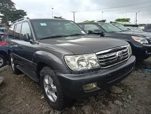Toyota Land Cruiser 2004 Gray