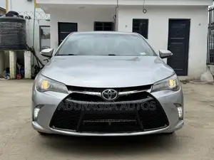 Toyota Camry XLE 4dr Sedan (2.5L 4cyl 6A) 2017 Silver