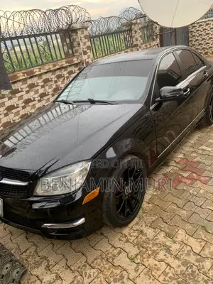 Mercedes-Benz C300 Luxury Sedan AWD (3.0L 6cyl 7A) 2009 Black