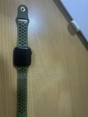 Series 5 Apple Smart Watch