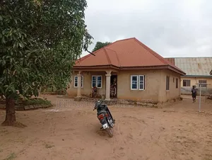 3bdrm Bungalow in Nyon, Makurdi for sale