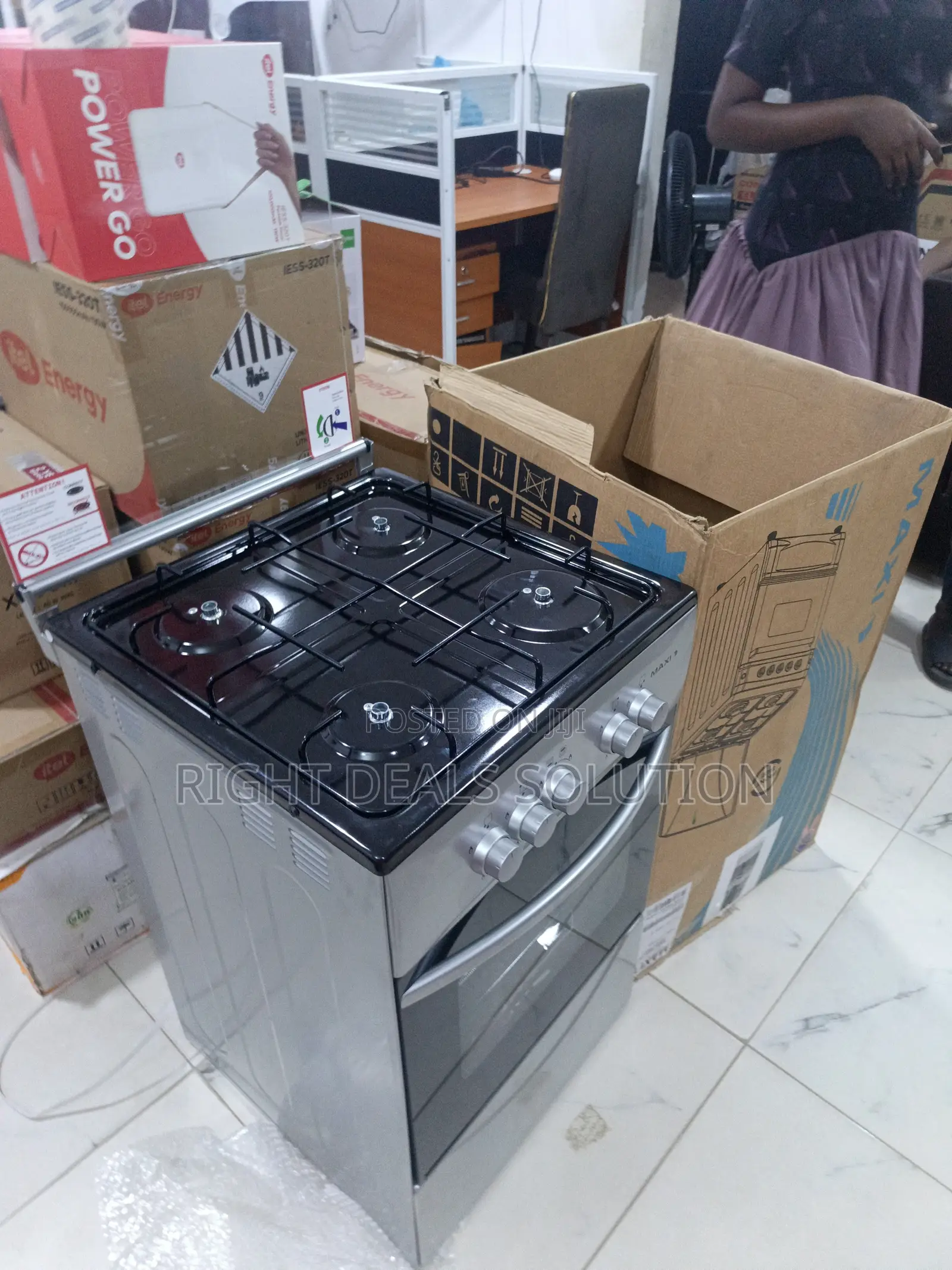 4-Burner Gas Cooker With Oven