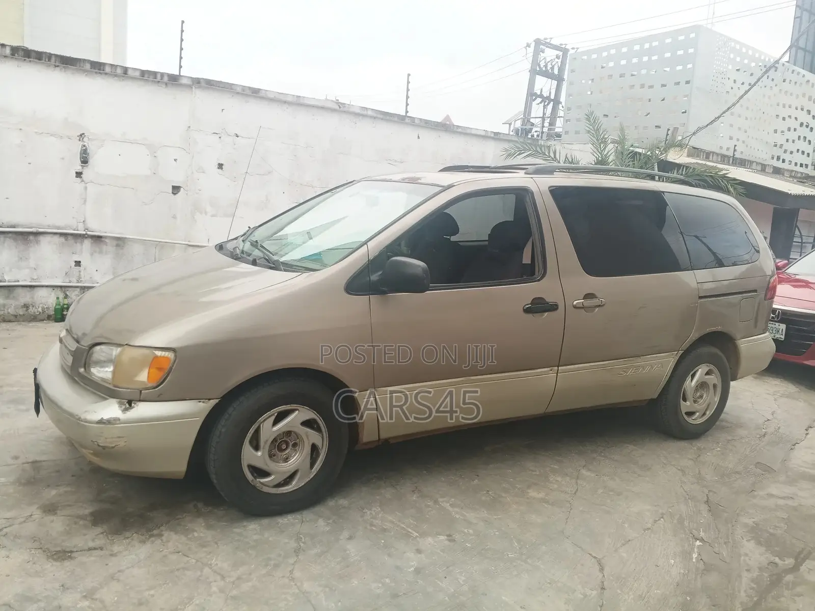 Toyota Sienna 1998 Gold