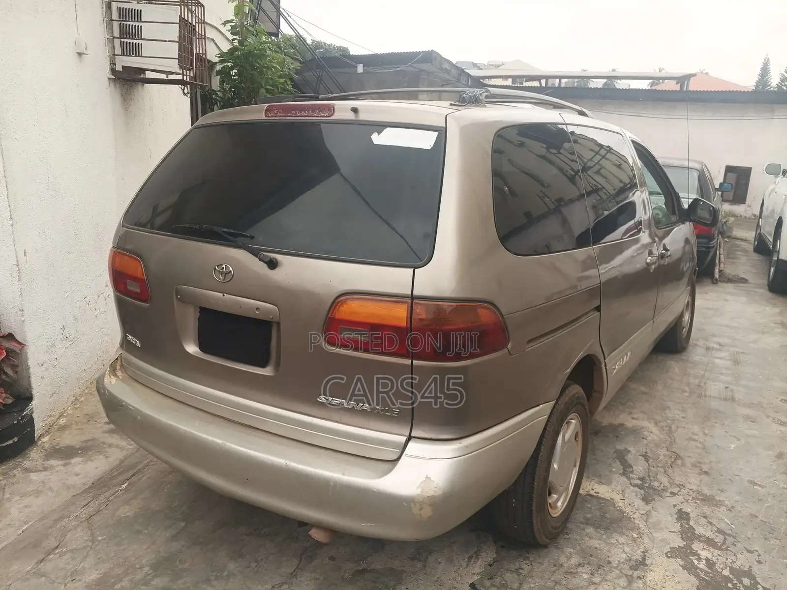 Toyota Sienna 1998 Gold