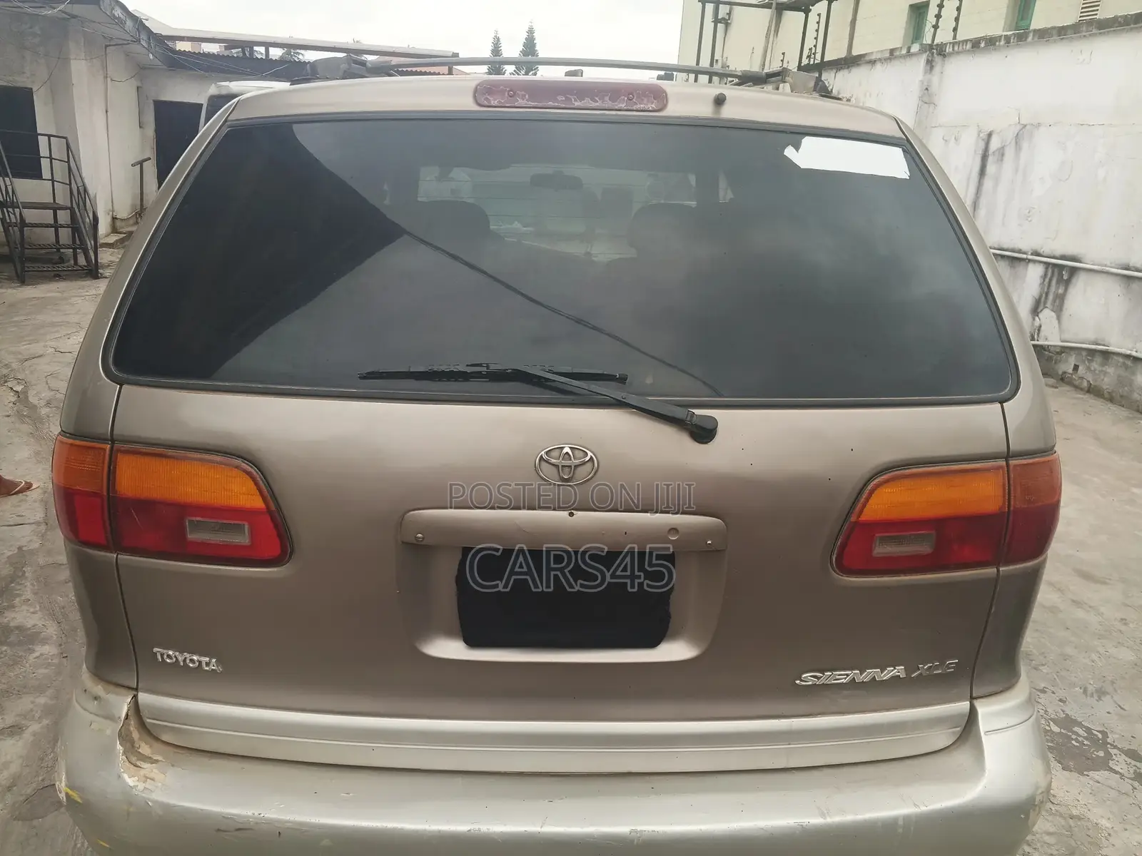 Toyota Sienna 1998 Gold