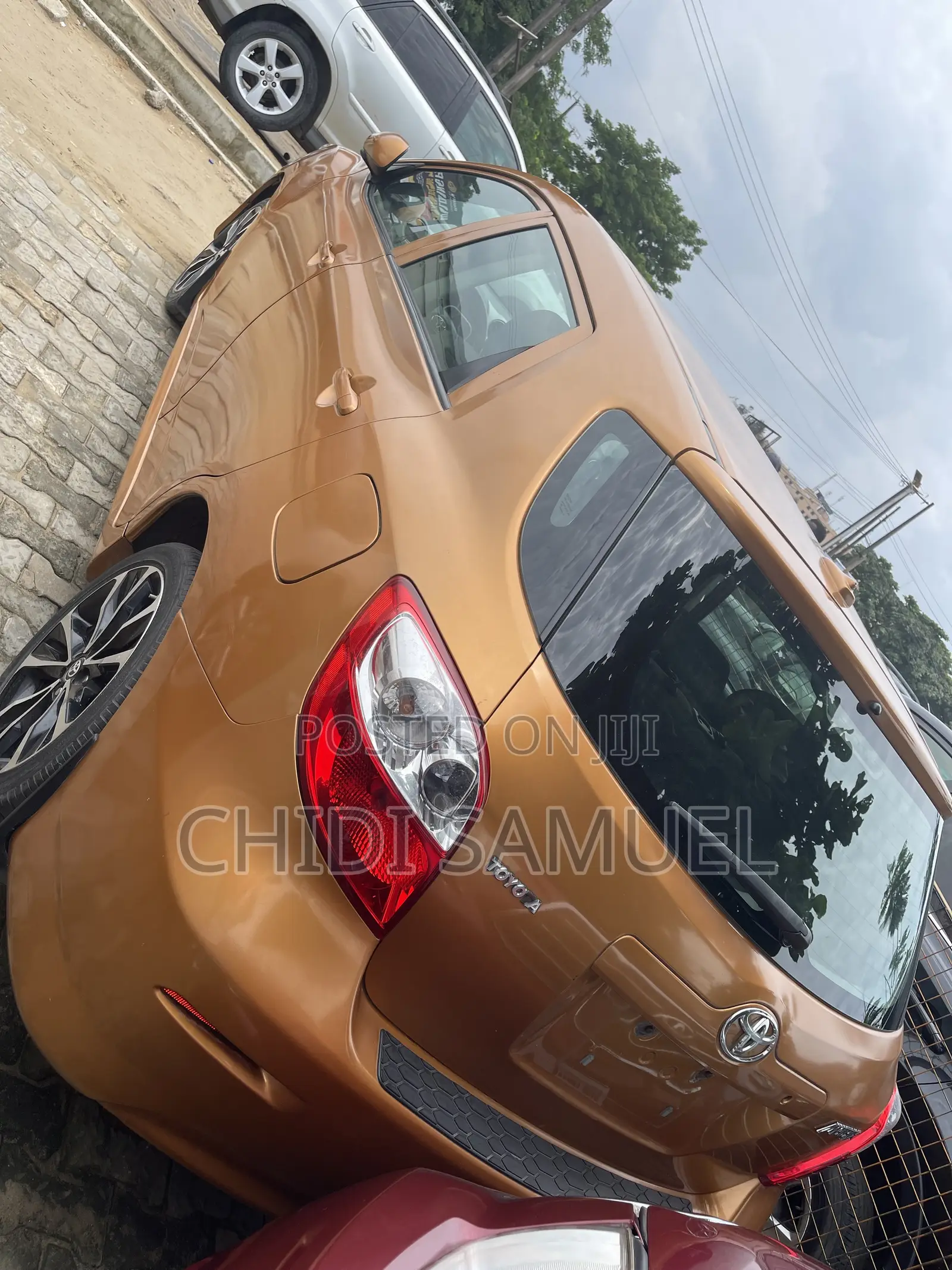 Toyota Matrix 2009 Orange
