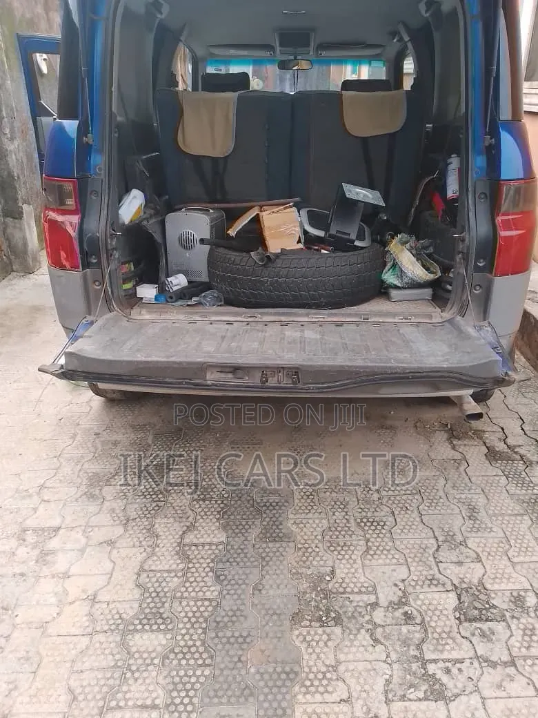Honda Element 2010 Blue