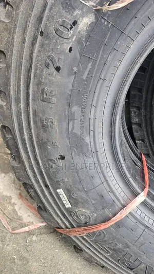 12.5 R 20 Double Star Heavy Duty Tires (New and Belgium)