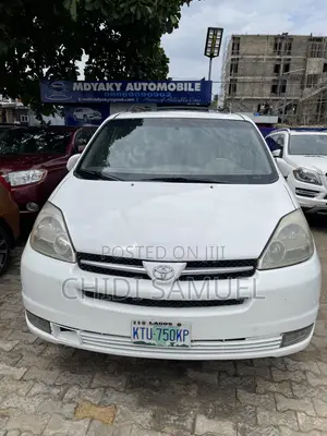 Toyota Sienna 2005 White