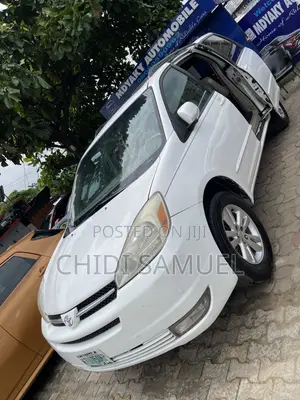 Toyota Sienna 2005 White