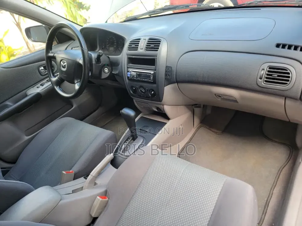 Mazda 323 2.0 2001 Green