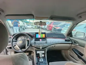 Honda Accord 2011 Silver