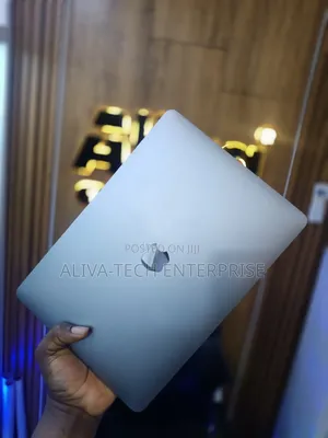 Laptop Apple MacBook Pro 2017 16GB Intel Core i5 SSD 256GB