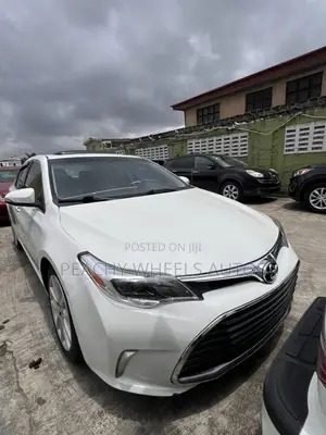 Toyota Avalon XLE 4dr Sedan (3.5L 6cyl 6A) 2014 White
