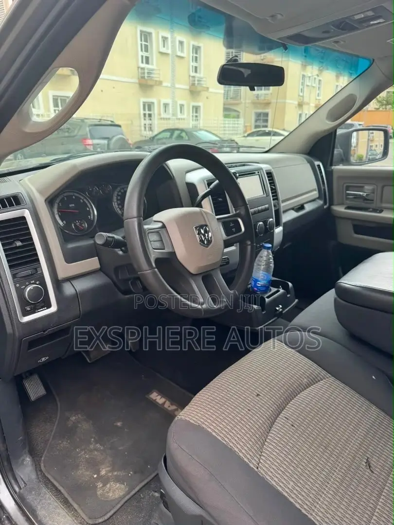 Dodge RAM 2012 Gray