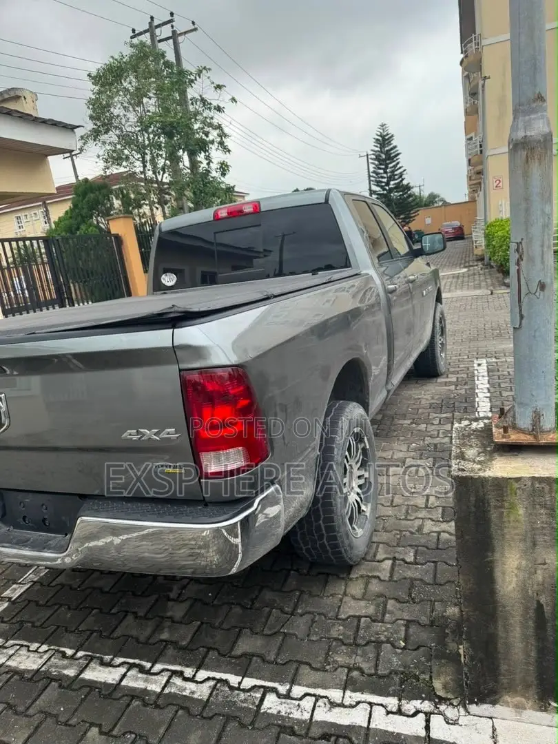 Dodge RAM 2012 Gray