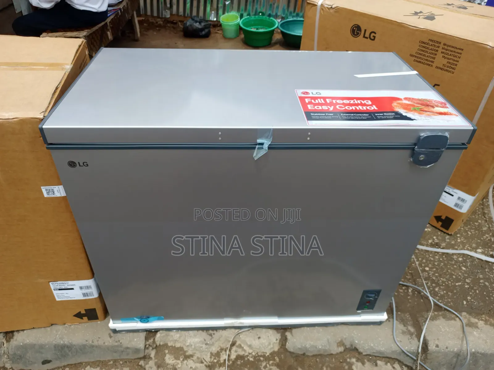 LG 243l Freezer