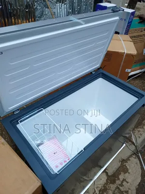 LG 243l Freezer