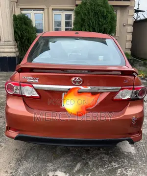 Toyota Corolla 2013 Orange
