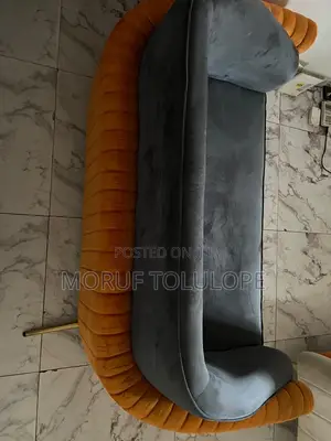 Chair (Sofa)