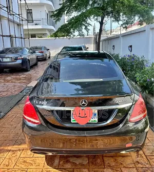 Mercedes-Benz C300 2016 Black