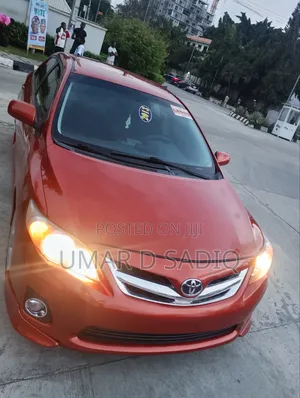 Toyota Corolla 2013 Orange