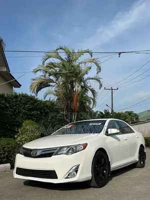 Toyota Camry LE 4dr Sedan (2.5L 4cyl 6A) 2013 White