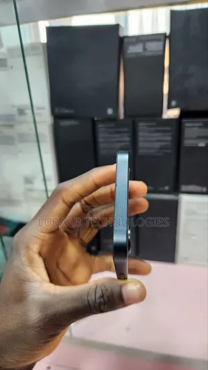 Apple iPhone 16e 128 GB Black