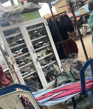 Show Glass