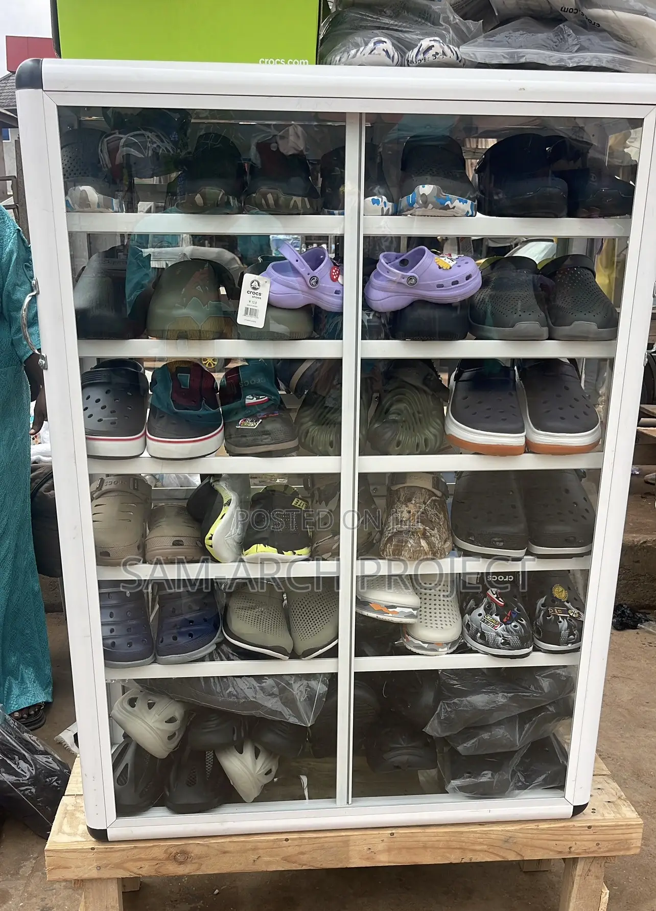 Show Glass