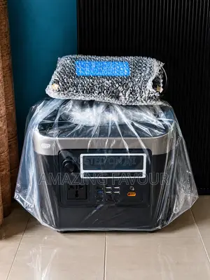 Solar Power Storage Generator With Solar Panel