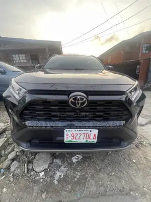 Toyota RAV4 XLE Premium AWD 2020 Black