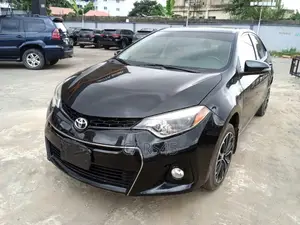 Toyota Camry 2016 Black