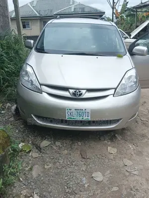 Toyota Sienna CE FWD 2006 Gold