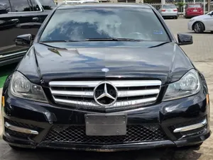 Mercedes-Benz C300 2014 Black