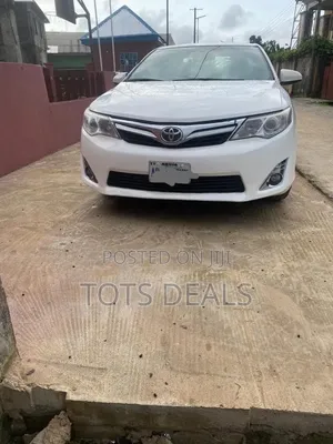 Toyota Camry LE 4dr Sedan (2.5L 4cyl 6A) 2013 White