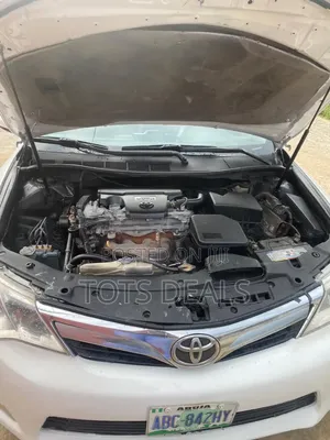 Toyota Camry LE 4dr Sedan (2.5L 4cyl 6A) 2013 White